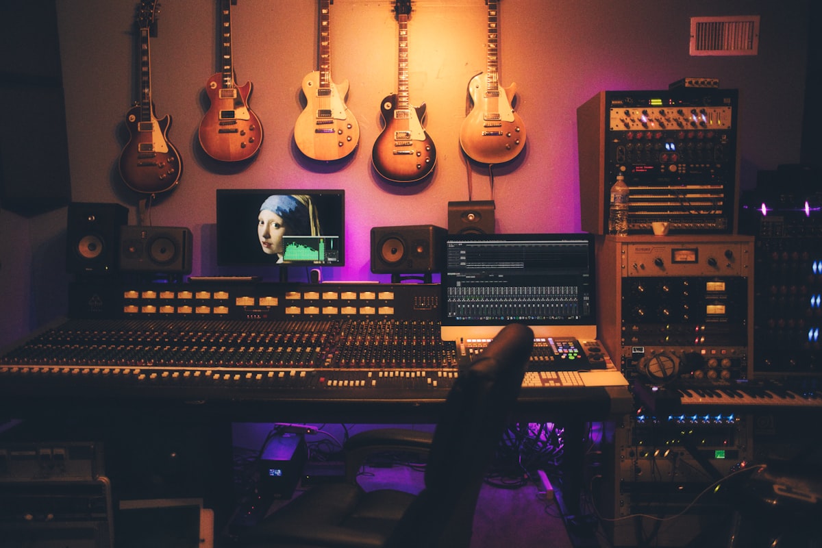 Estudio de televisión modular con acondicionamiento de pared acústica